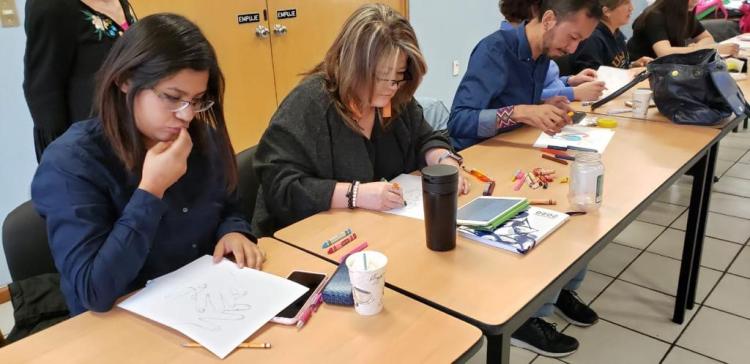 En el IISUE con Jazmín Fonseca -mi tesista y su investigación-.