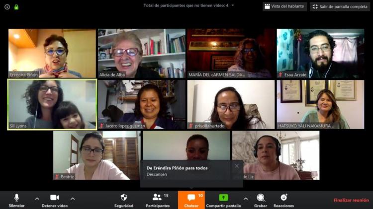 Con Liz Cárdenas y Paty Monroy, mis tesistas y su investigación en sesión con la Dra. Alicia de Alba