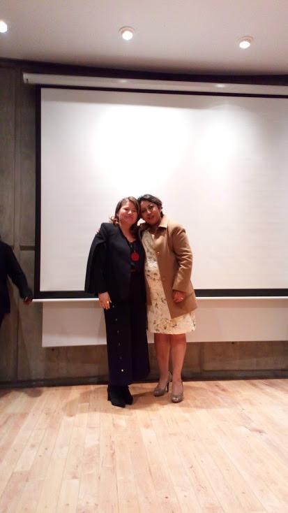 Con tesistas y egresados en mi examen doctoral y la Dra. Frida Díaz Barriga