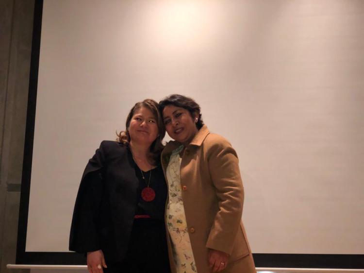 Con tesistas y egresados en mi examen doctoral y la Dra. Frida Díaz Barriga