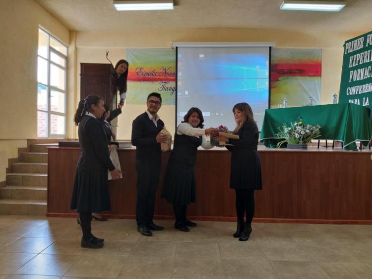 Conferencia Magistral: “Investigación para la reflexión de la práctica docente y cómo generar un buen clima de aprendizaje”