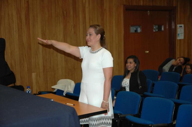 Examen profesional de Laura, SUAyED Pedagogía, FFyL, Ciudad Universitaria.