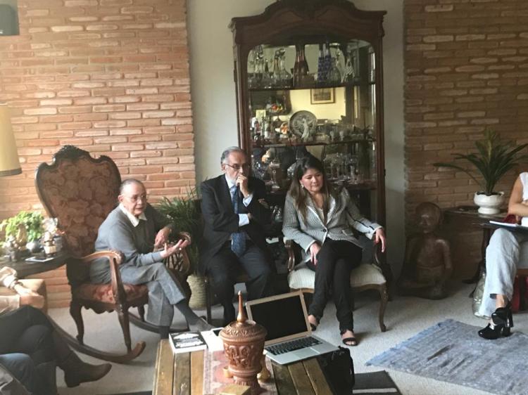 Charla sobre desarrollo humanos y educación, con los doctores Ana María González Garza y Medardo Plascencia en compañía de alumnos.